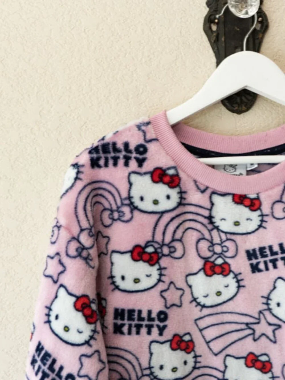 Hello Kitty Sanrio Plush Sweatshirt Womens M Pink Fleece Oversized Kawaii Cozy - Picture 3 of 11